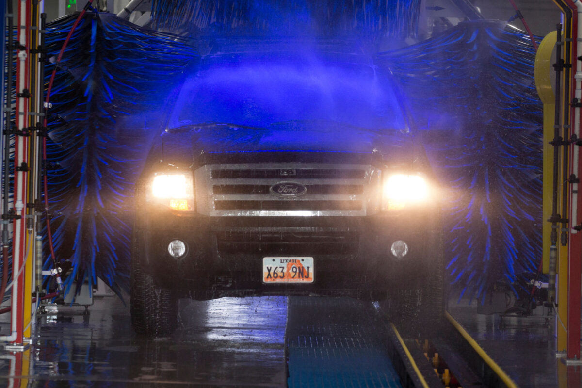 Orem’s Wiggy Wash opens as largest car wash in North America News, Sports, Jobs Daily Herald